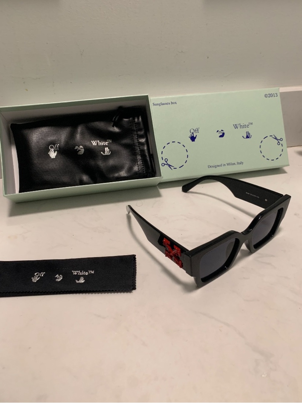 Off-White Black Sunglasses with Red Accent Arrow